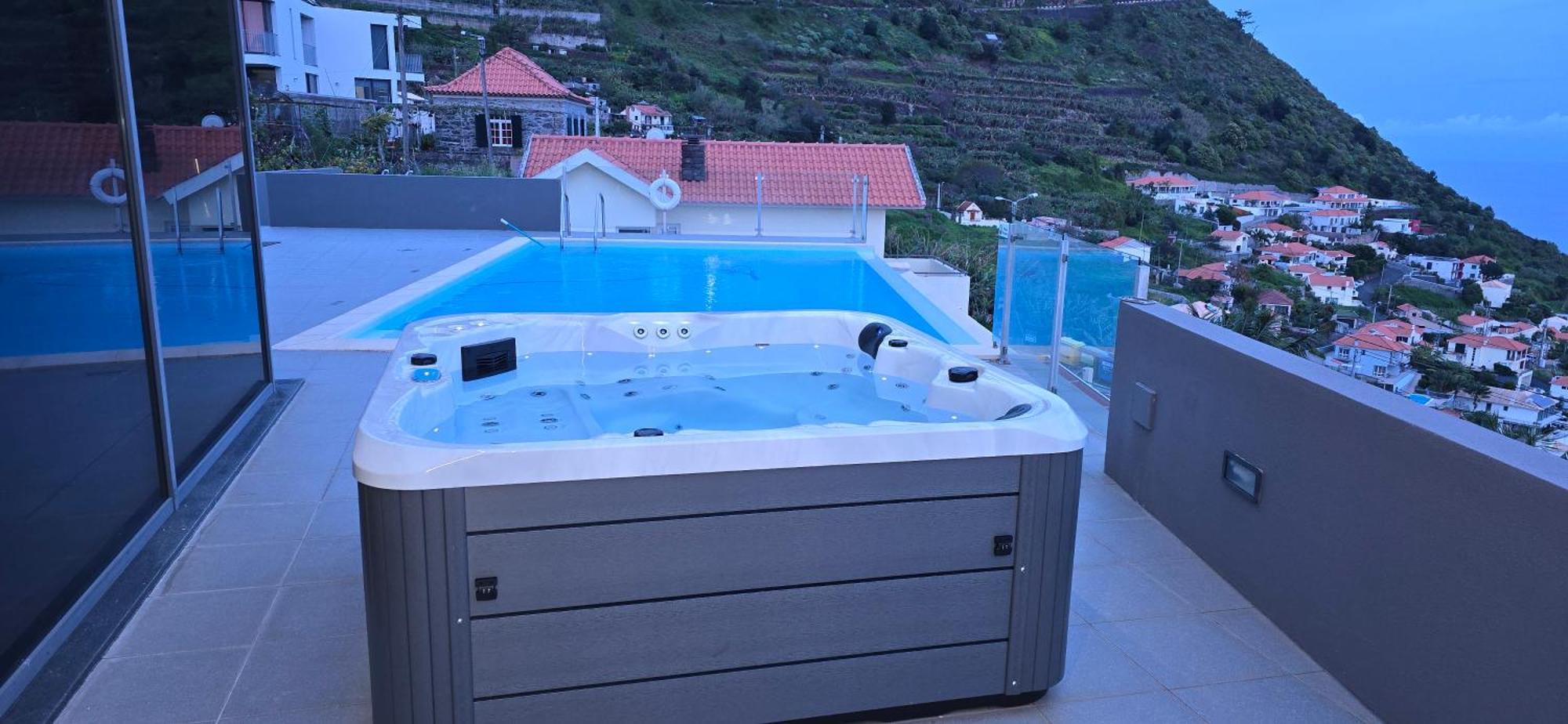 Luxo & Conforto Calheta  Eksteriør bilde